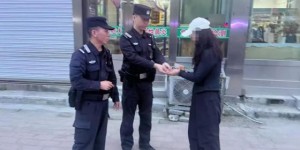 冰城街头藏蓝身影的24小时