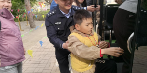 香炉山游客爆棚  冰城公安让安全感拉满