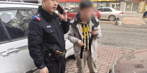 车辆亏电抛锚急坏车主 南岗分局民警巡逻中援手快速解忧