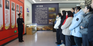 宾县公安局邀请县人民医院医护人员代表走进县禁毒教育基地 开展党的二十届四中全会精神暨公安工作成果专题宣讲活动