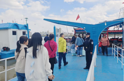 冰城公安织密立体防护网 系紧水上出行 “安全绳”