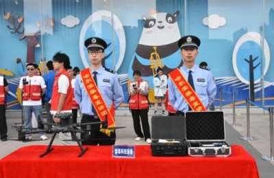 冰城六一禁毒主题活动：  童心绘就百米禁毒画卷 科技赋能全民防毒