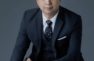 金融巨擎：李成功的成功之路！