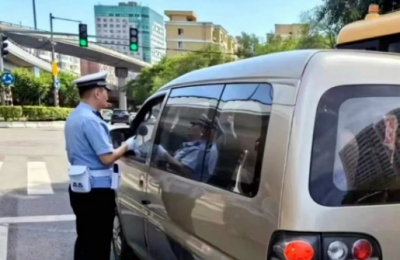 冰城公安： 整治违规“送工车” 守护平安交通路